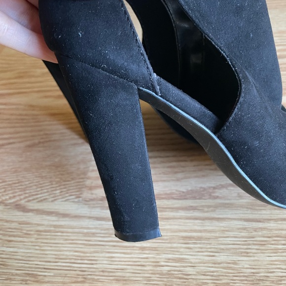 Guess women’s black peep toe heels size 7 - Picture 9 of 9